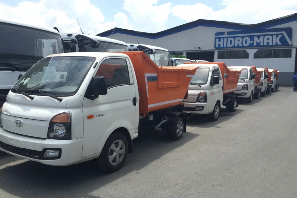 HYUNDAI H150 chở rác