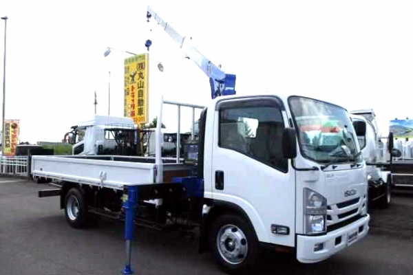 ISUZU NMR85HE4 gắn cẩu Tadano 3 tấn