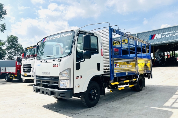 ISUZU QKR QMR thùng mui bạt bửng nâng