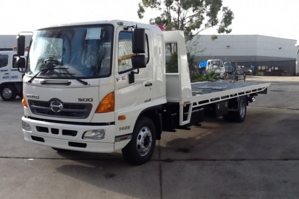 HINO FC kéo & chở xe ôtô