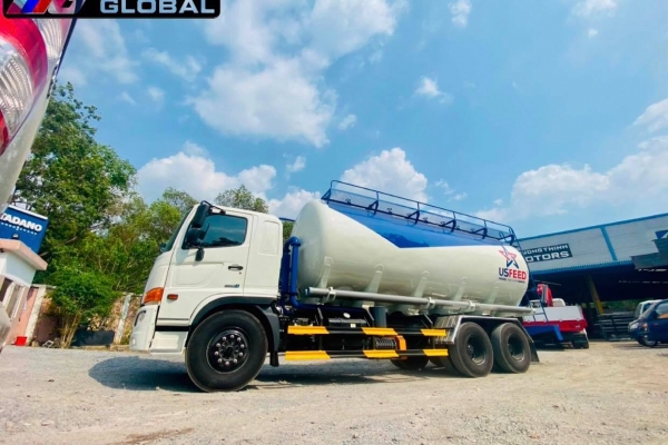 HINO FL8JT7A Bồn Chở Thức Ăn Gia Súc