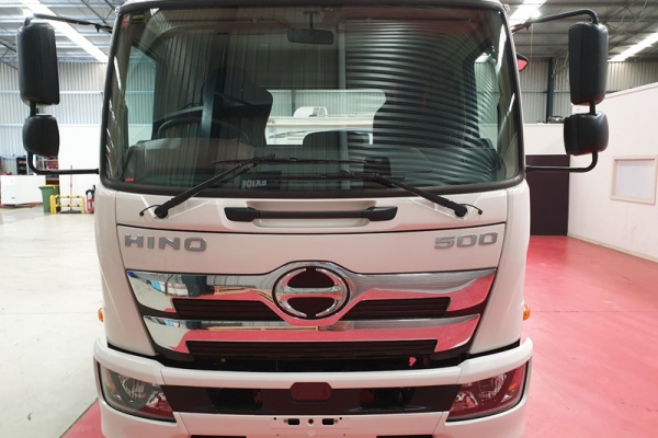 HINO FC kéo & chở xe ôtô