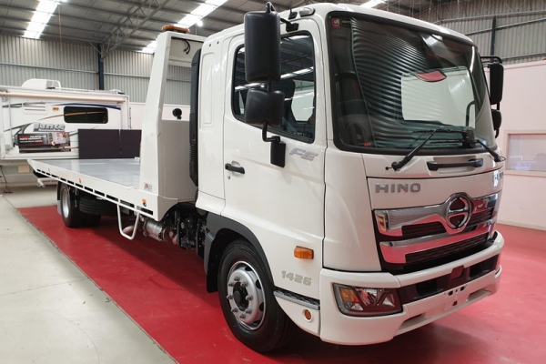 HINO FC kéo & chở xe ôtô