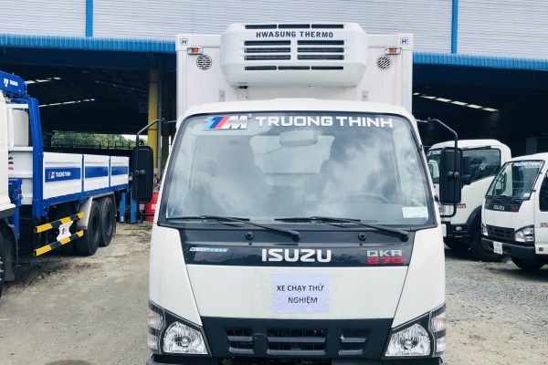 ISUZU QKR77HE4 chở vịt giống France