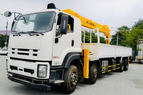 ISUZU FVM 8x4 gắn cẩu thước 12 tấn