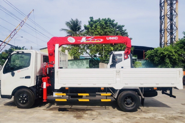 HINO XZU gắn cẩu Unic 3 tấn