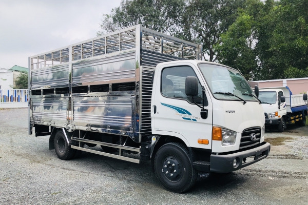 HYUNDAI HD110S chở heo 2 tầng