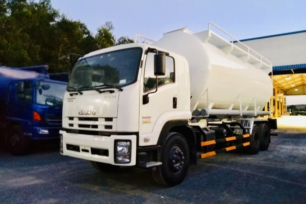 ISUZU FVM Bồn chở cám thổi khí