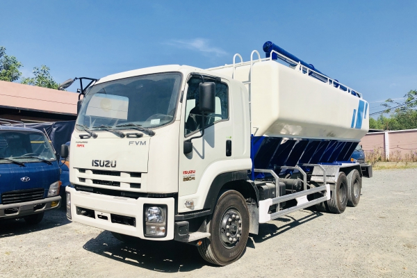 ISUZU FVM bồn chở cám (vít tải)