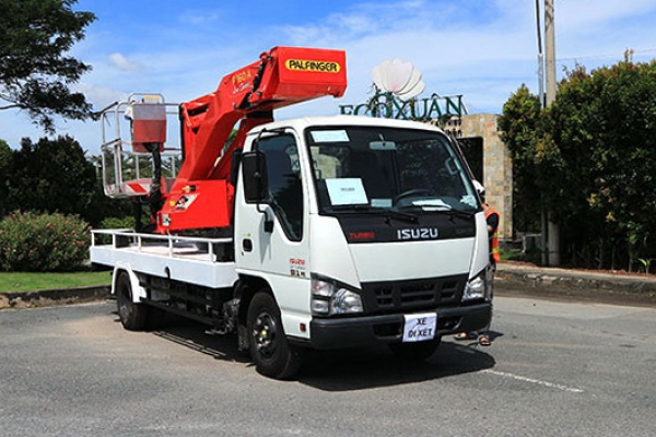 ISUZU QKR77HE4 - PALFINGER P130 