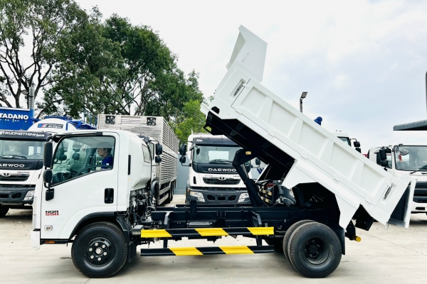 ISUZU NQR75HE4 -  ( tự đổ)