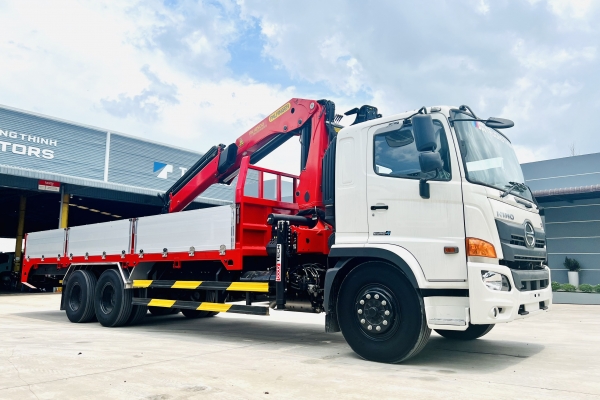 XE HINO 3 CHÂN GẮN CẨU 8 TẤN