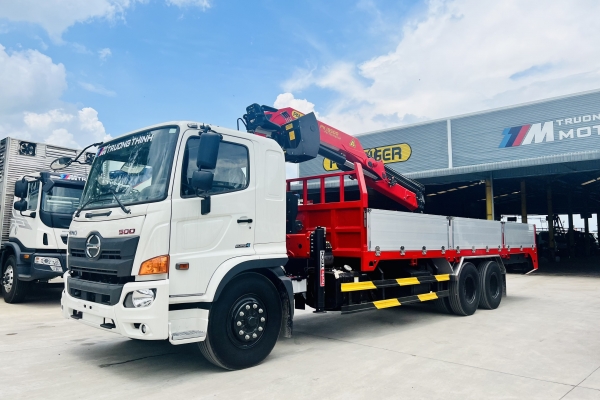 XE HINO 3 CHÂN GẮN CẨU 8 TẤN