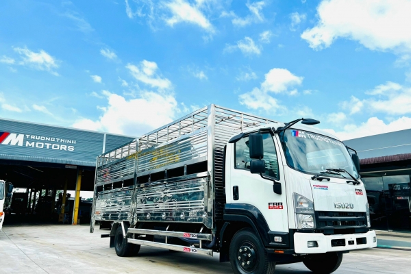 ISUZU FRR chở heo 2 tầng