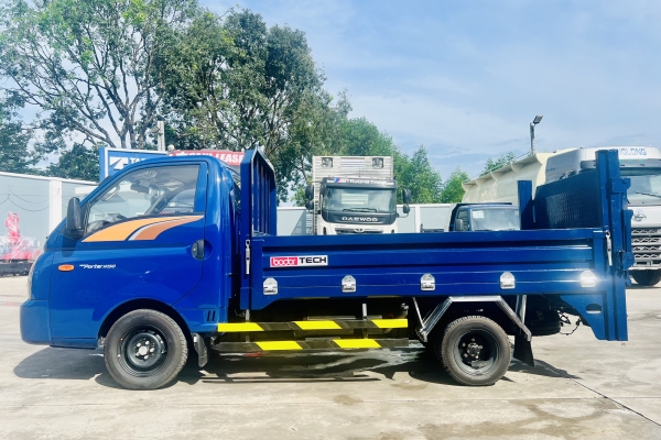 HYUNDAI H150 THÙNG LỬNG BỬNG NÂNG